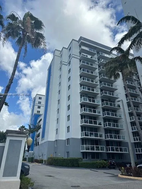 5091 NW 7th St # 1008, Miami, FL 33126