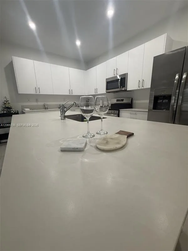 2619 SE 24th Ct, Homestead, FL 33035 photo 4
