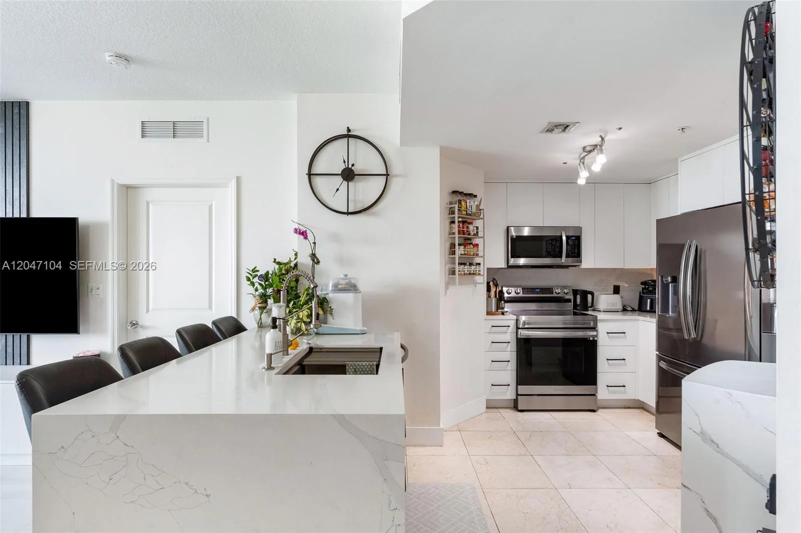 7900 Harbor Island Dr # 518, North Bay Village, FL 33141