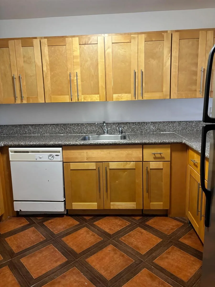 6990 NW 186th St # 4-515, Hialeah, FL 33015 photo 2