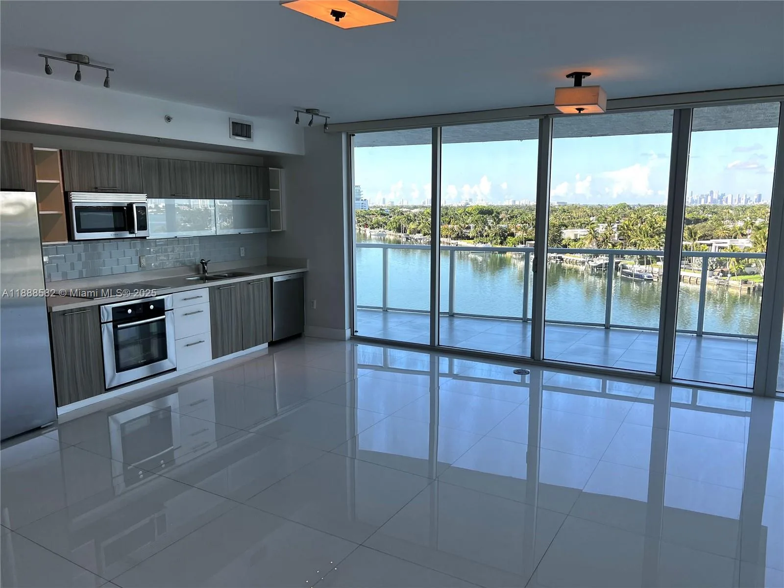 6700 Indian Creek Dr # 807, Miami Beach, FL 33141