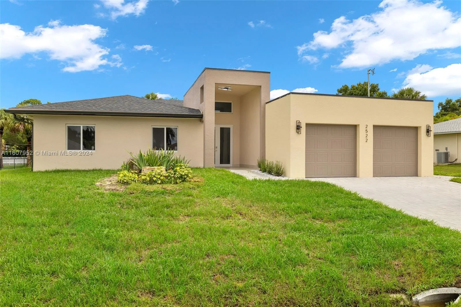 2522 Lakeview, Lehigh Acres, FL 33936 photo 2