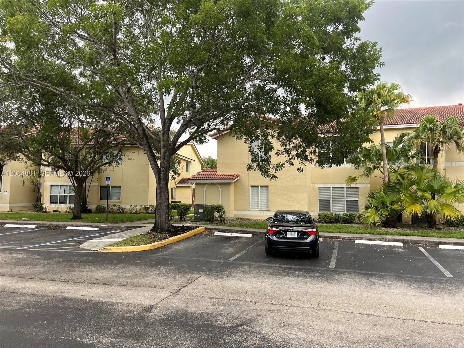 437 Vista Isles Dr # 2211, Plantation, FL 33325