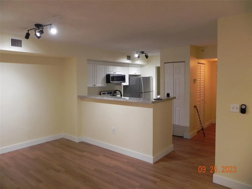 577 SW 111th Lane # 204, Pembroke Pines, FL 33025