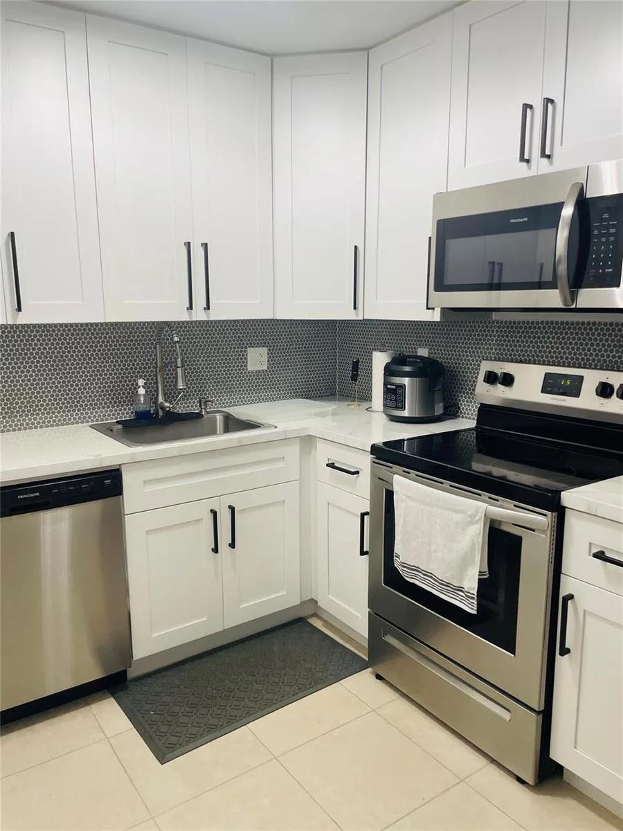 8745 Shadow Wood Boulevard # 105, Coral Springs, FL 33071