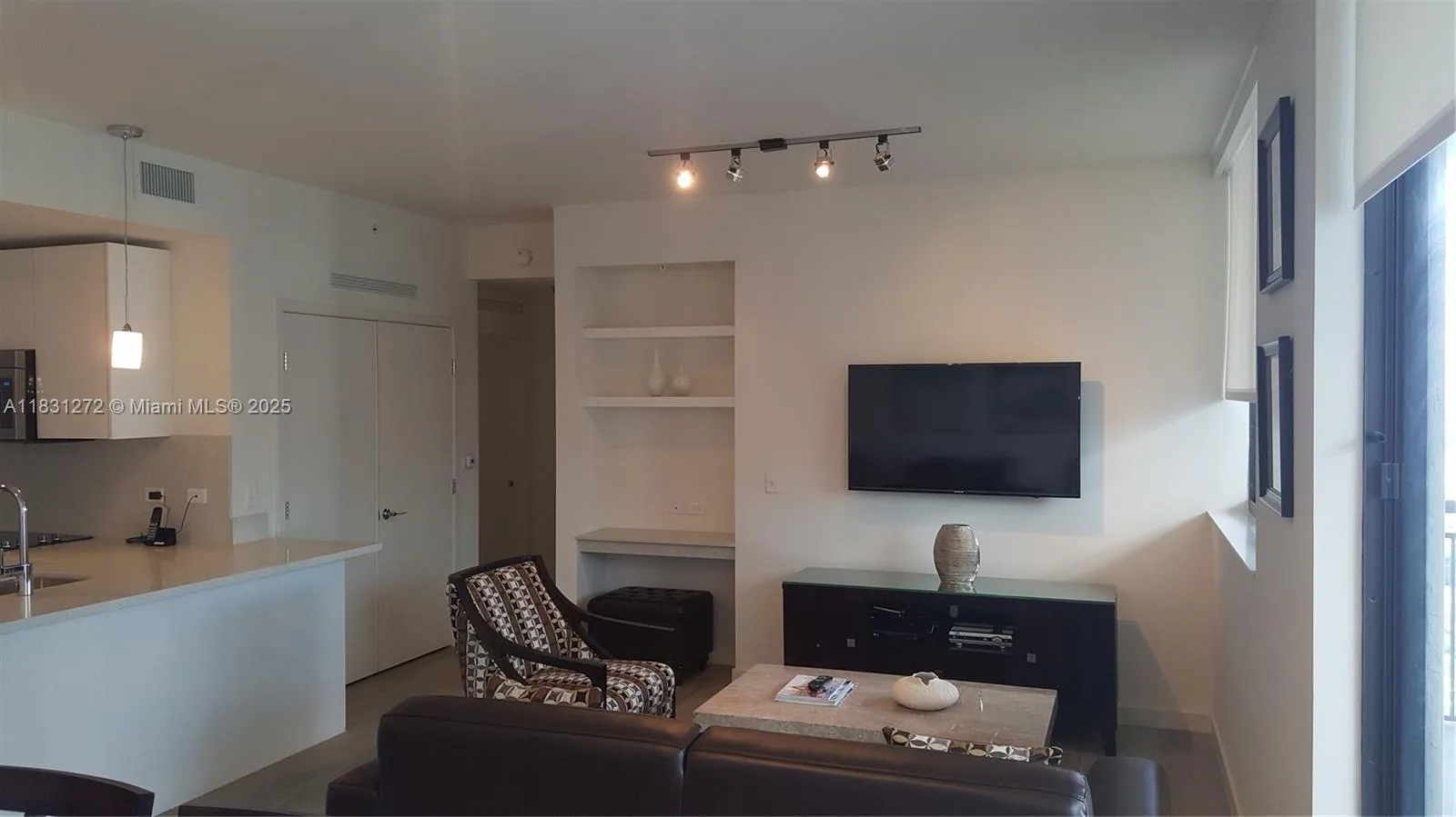 999 SW 1st Ave # 2514, Miami, FL 33130 photo 2