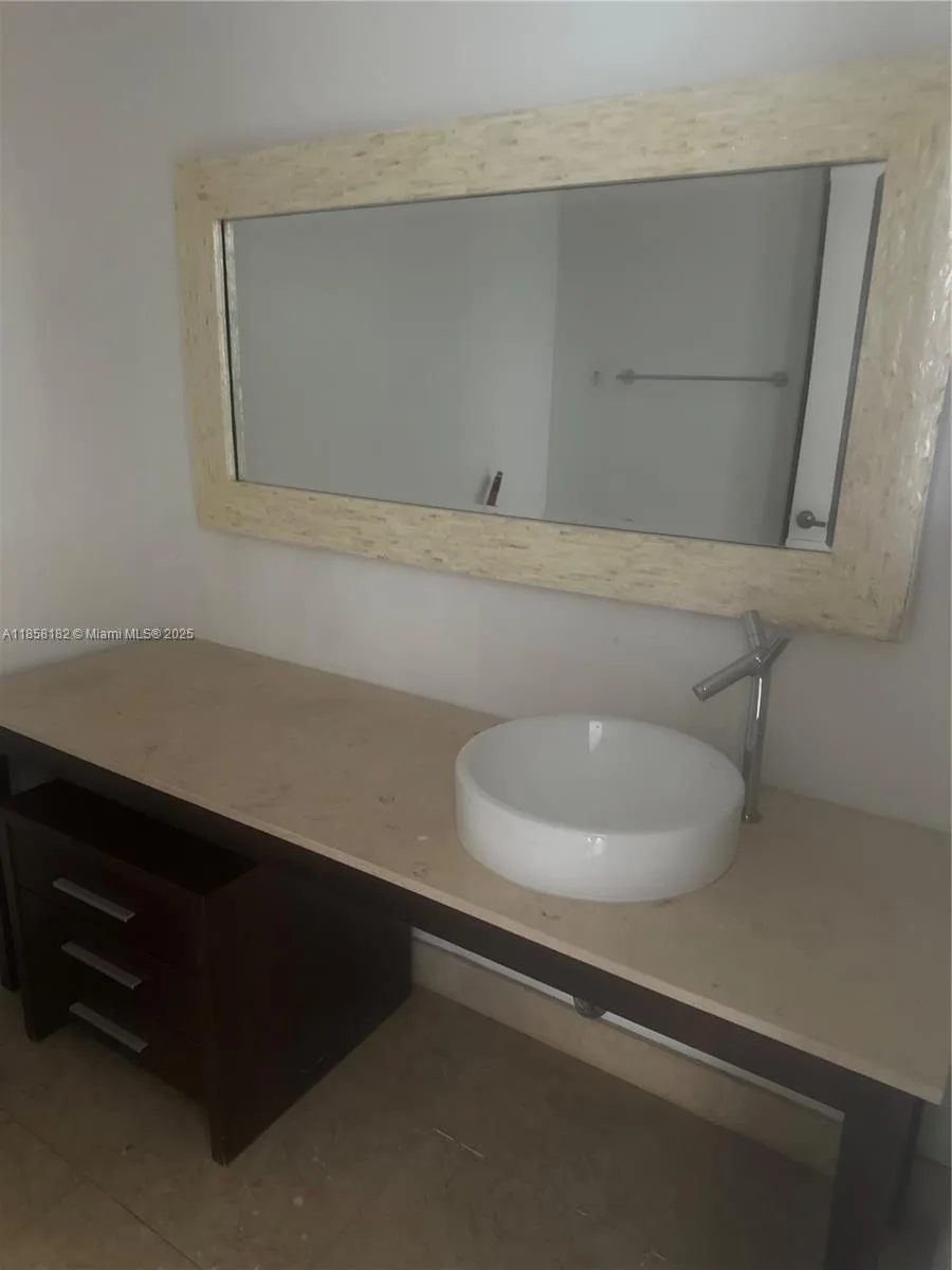 465 Brickell Ave # 3304, Miami, FL 33131 photo 4