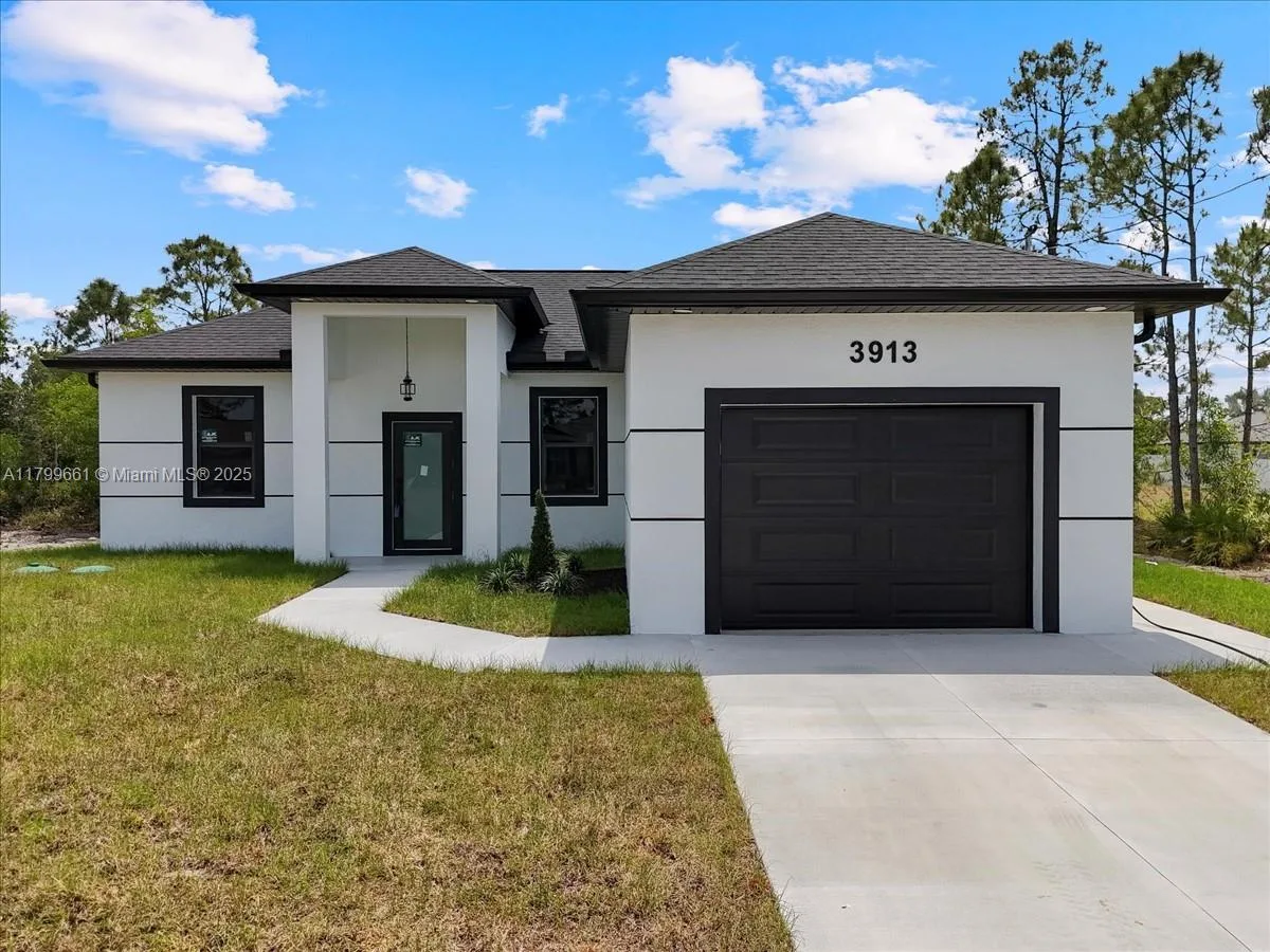 3913 SW 4th Strret, Lehigh Acres, FL 33976