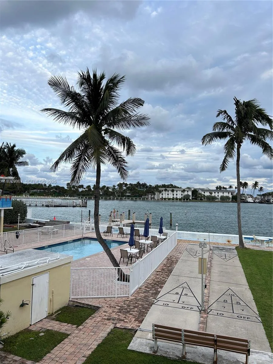 2508 Bay Dr # 12, Pompano Beach, FL 33062 photo 5