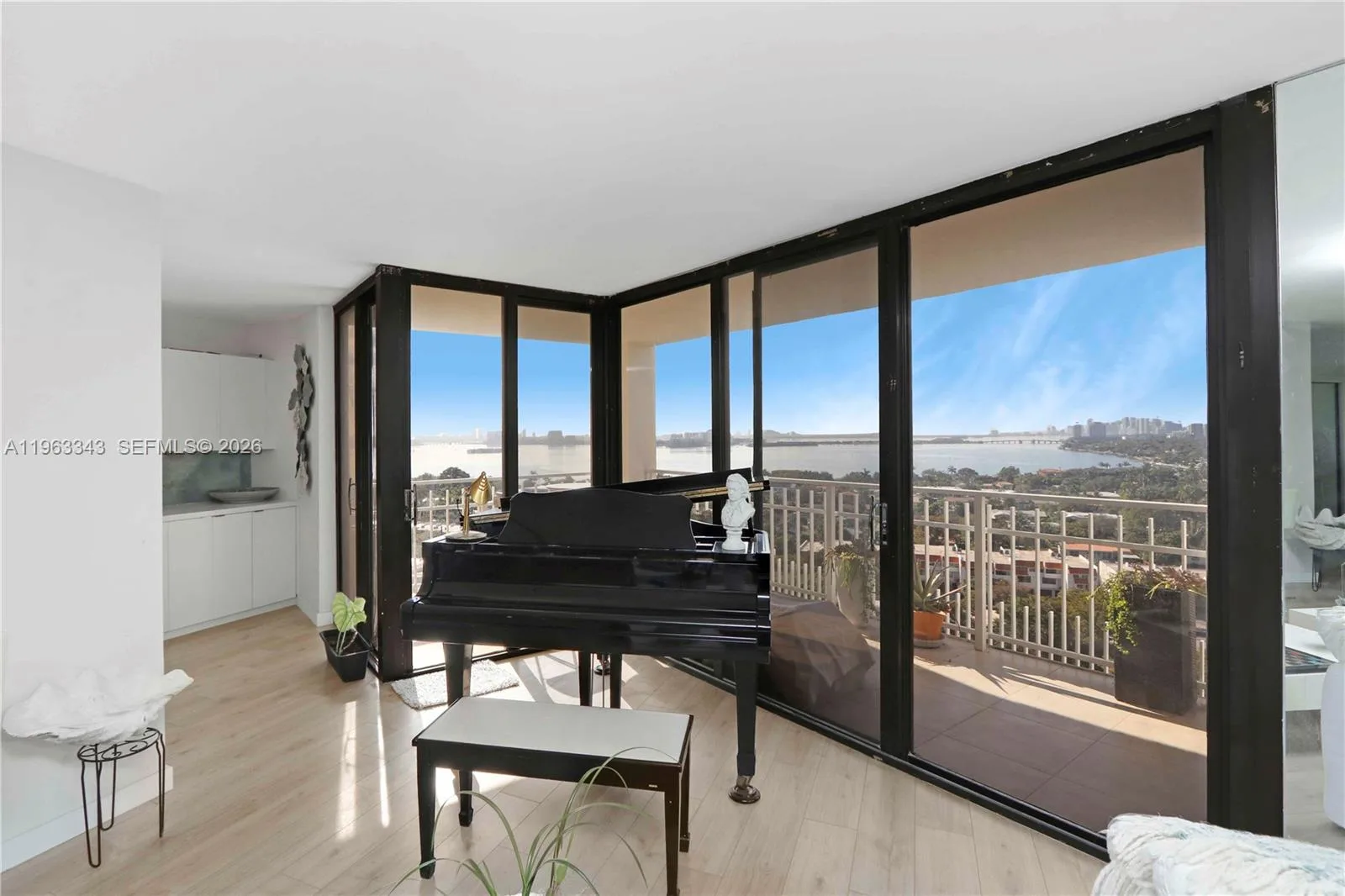 1000 Quayside Ter # 1608, Miami, FL 33138