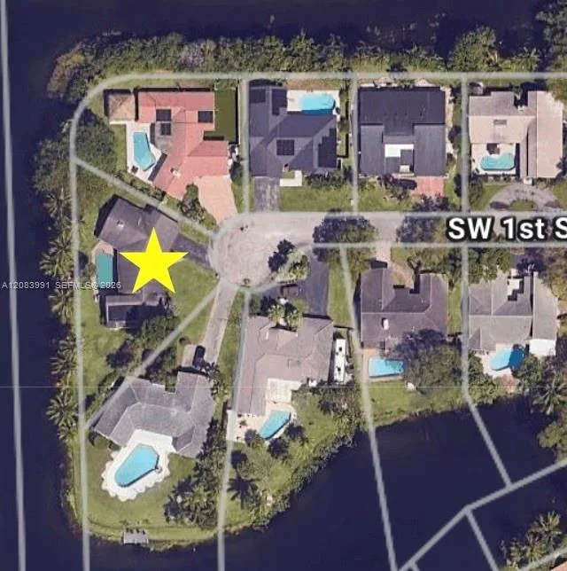 9880 SW 1st St, Plantation, FL 33324