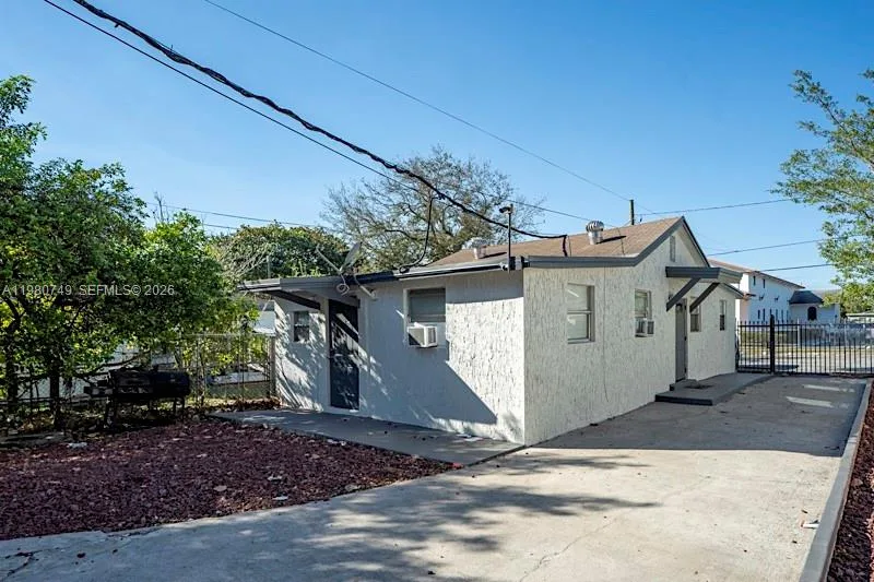 2378 NW 60th St, Miami, FL 33142 photo 3