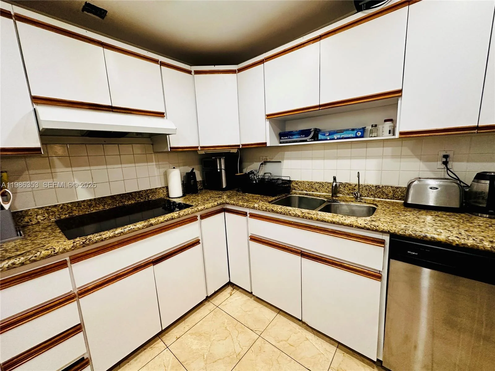 210 174th St # 1104, Sunny Isles Beach, FL 33160 photo 9