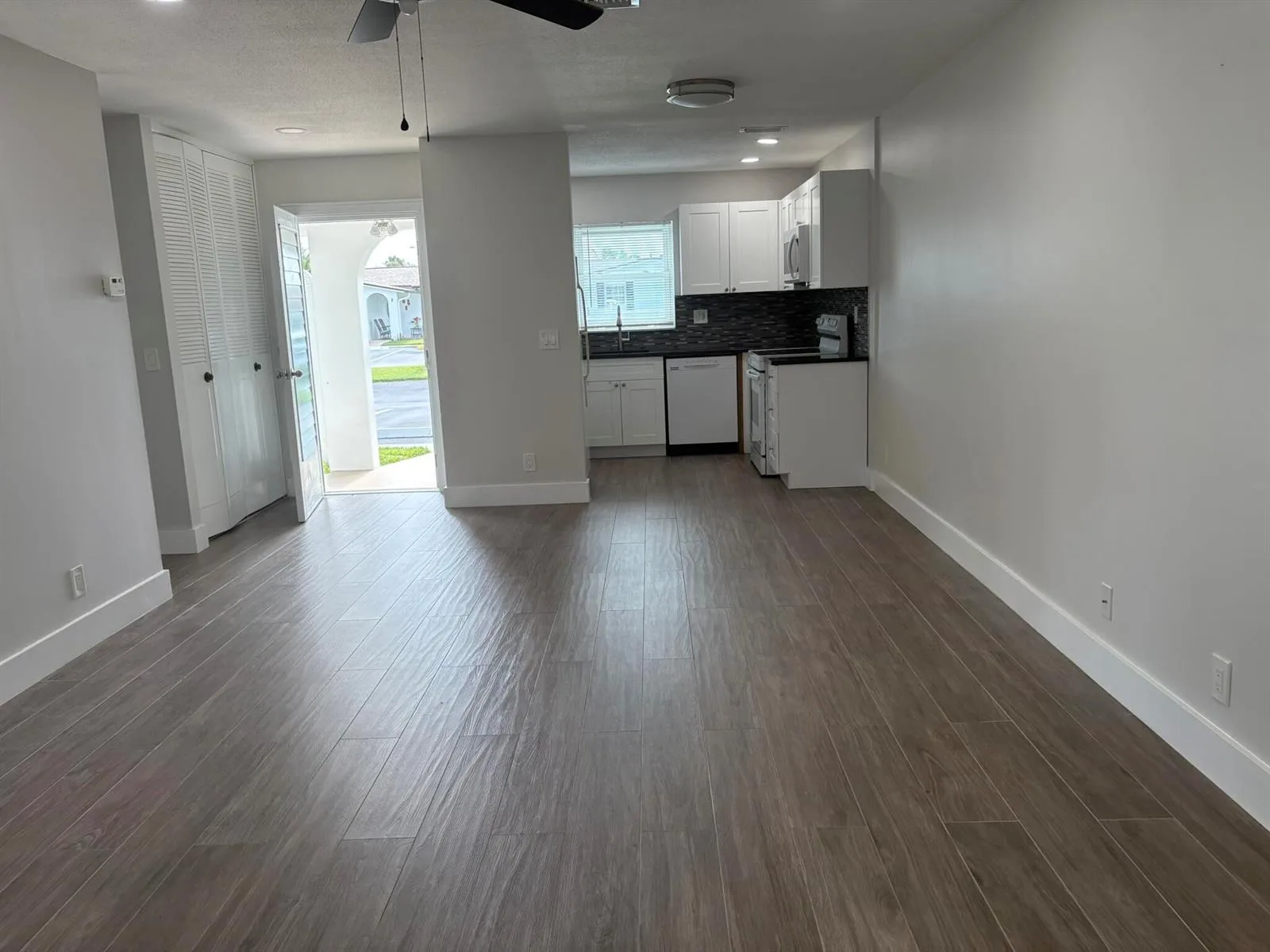 2930 CROSLEY Drive E # J, West Palm Beach, FL 33415 photo 10