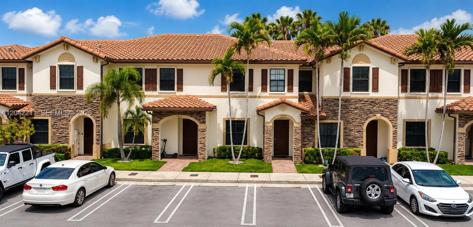 8954 W 35th Way, Hialeah, FL 33018