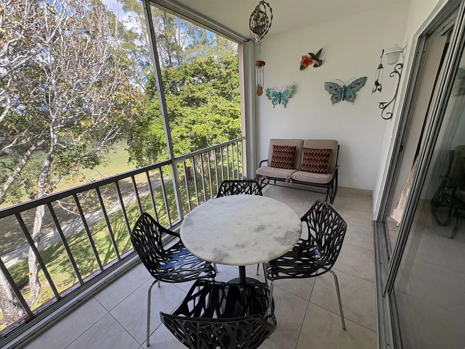 1055 Country Club Drive # 404, Margate, FL 33063
