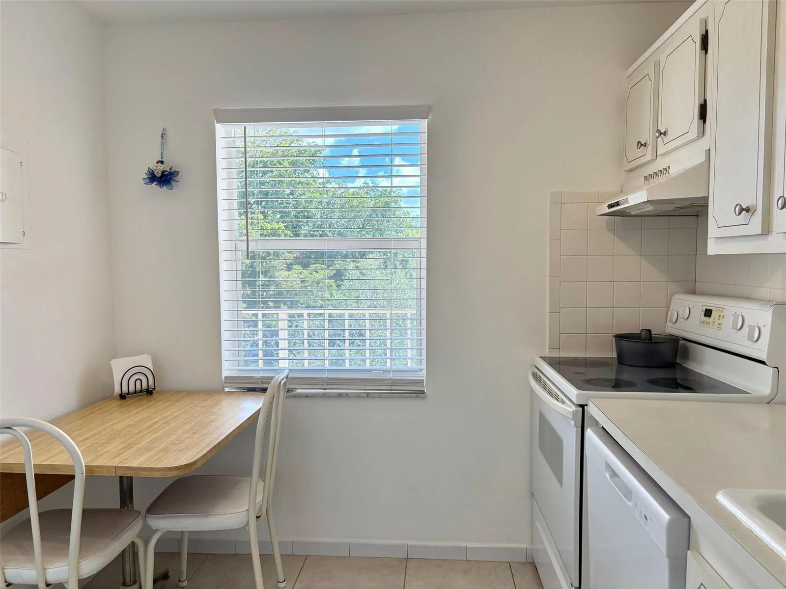 1055 Country Club Drive # 404, Margate, FL 33063 photo 6