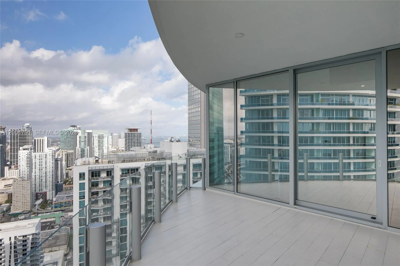300 Biscayne Boulevard Way # 4708W, Miami, FL 33131