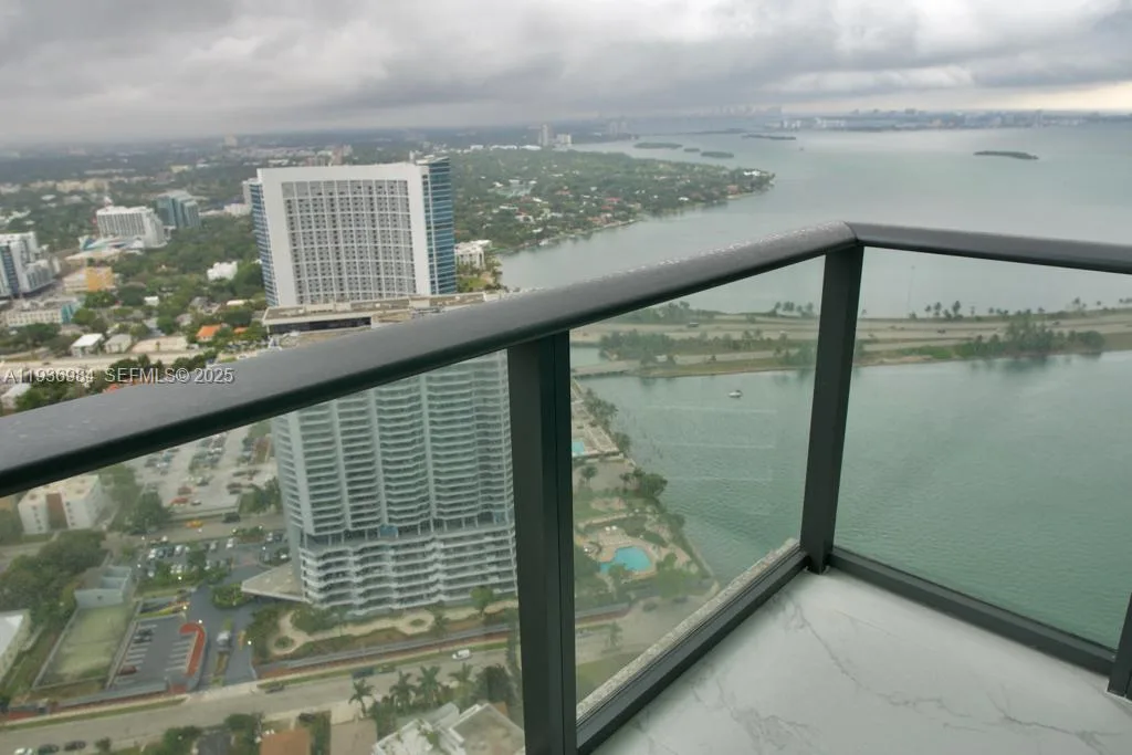 650 NE 32nd St # 4808, Miami, FL 33137 photo 2