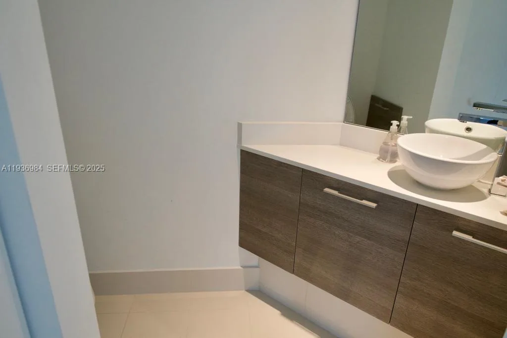 650 NE 32nd St # 4808, Miami, FL 33137 photo 4