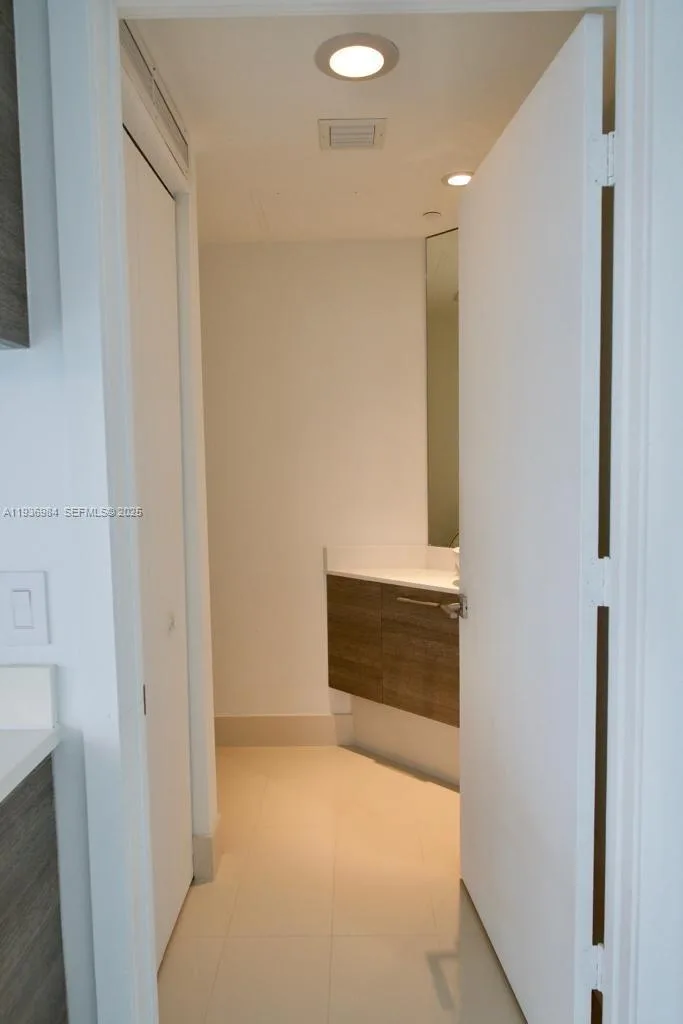 650 NE 32nd St # 4808, Miami, FL 33137 photo 5