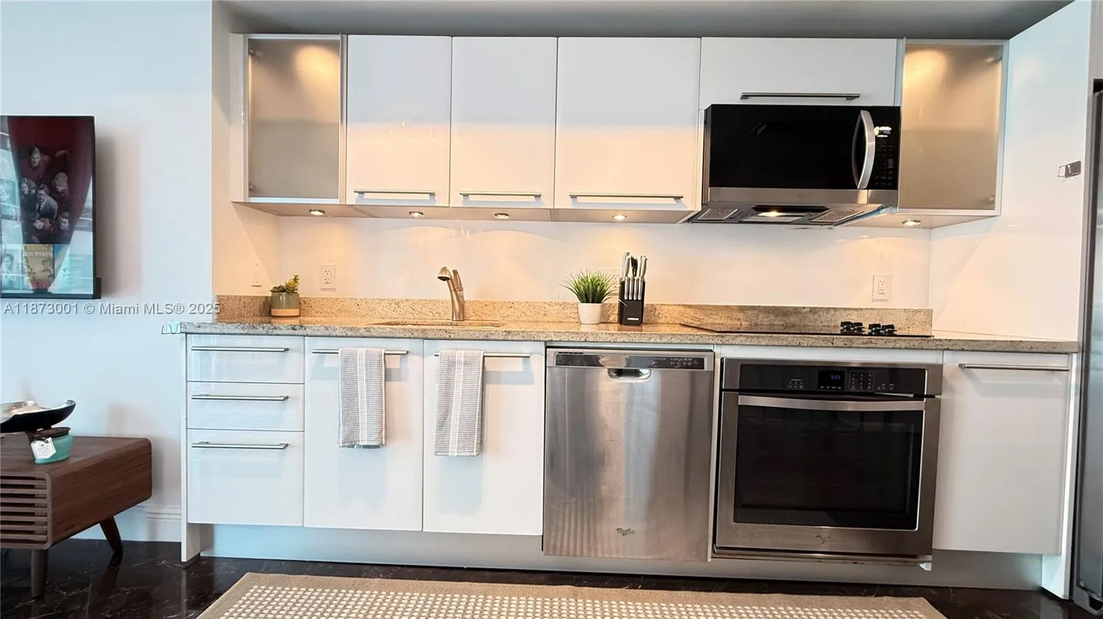185 SW 7th St # 2206, Miami, FL 33130 photo 6
