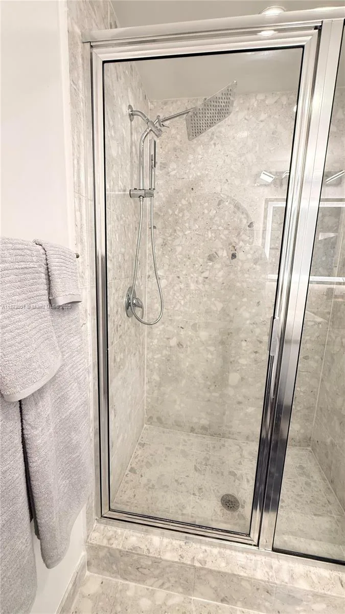 185 SW 7th St # 2206, Miami, FL 33130 photo 9