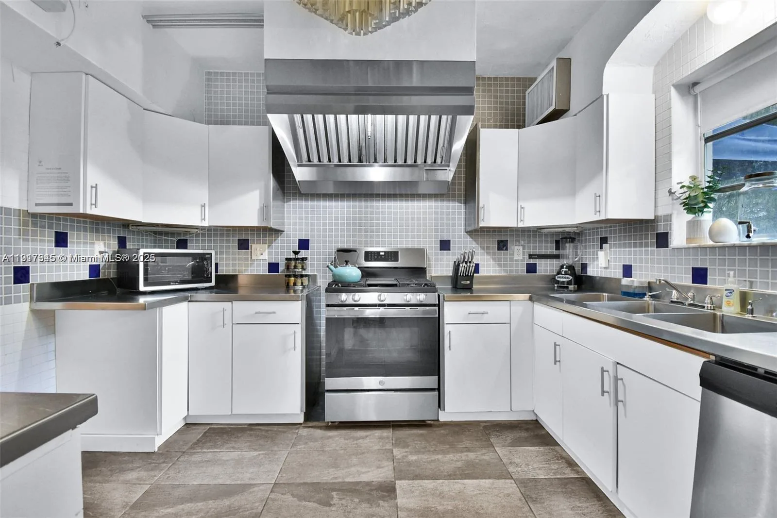 1018 Jefferson Ave, Miami Beach, FL 33139 photo 3