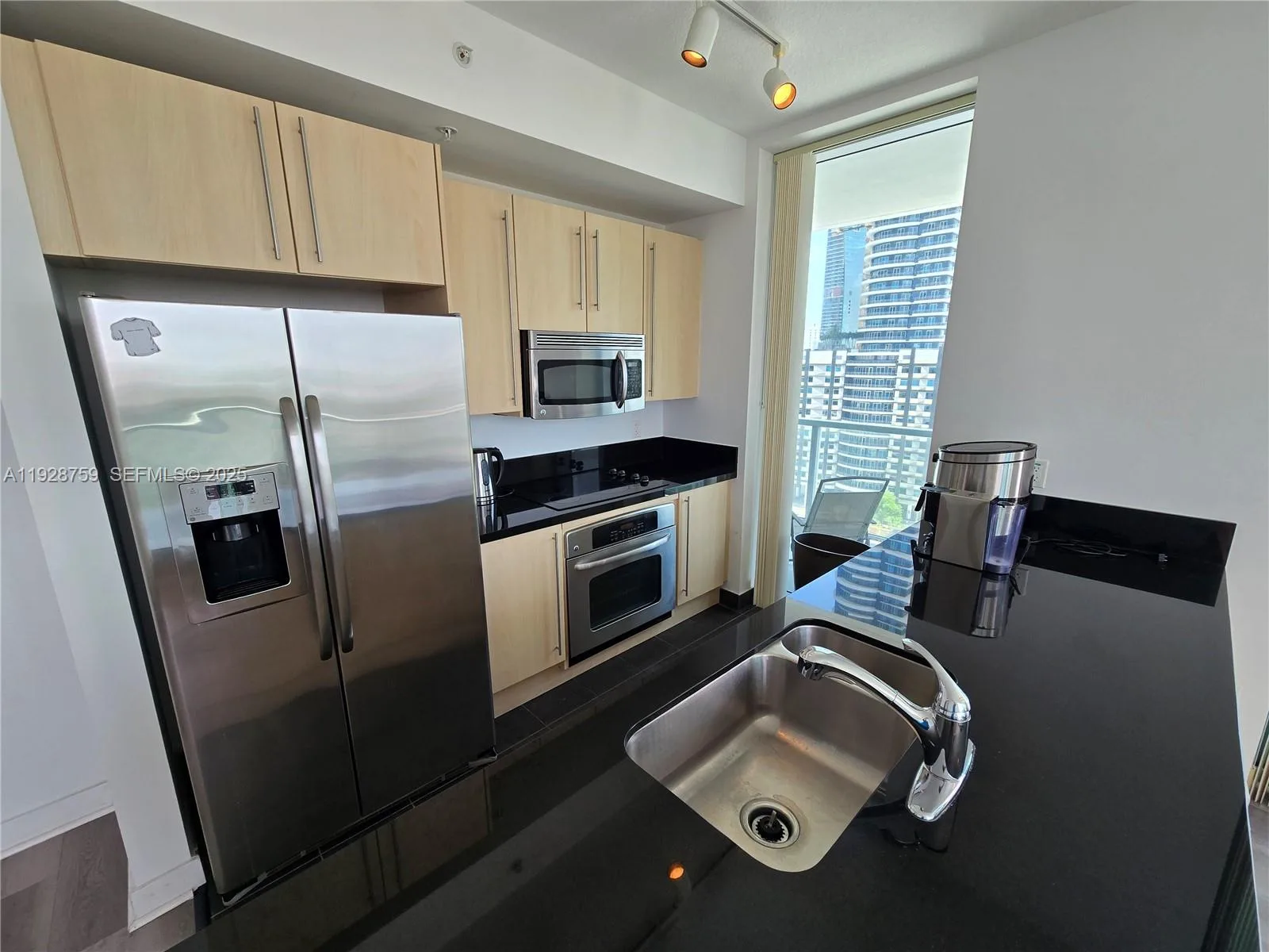 79 SW 12th St # 1701-S, Miami, FL 33130 photo 3