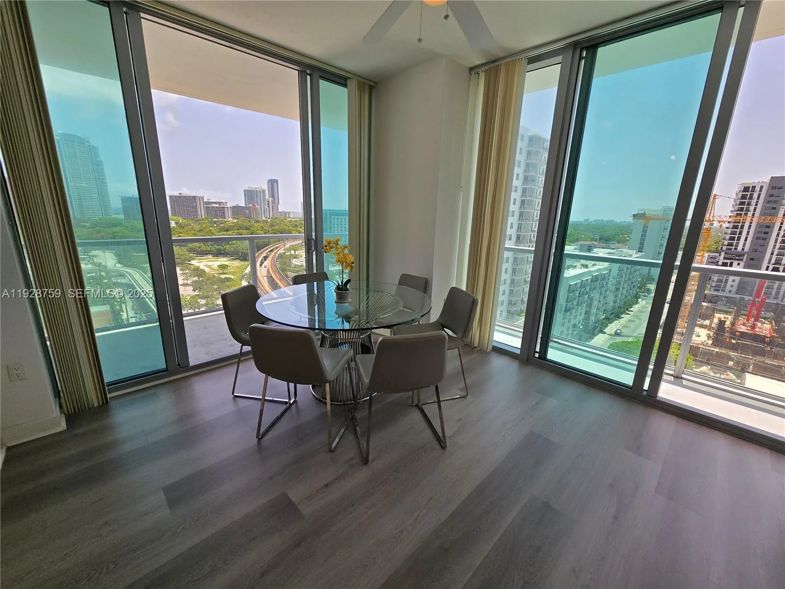 79 SW 12th St # 1701-S, Miami, FL 33130 photo 4