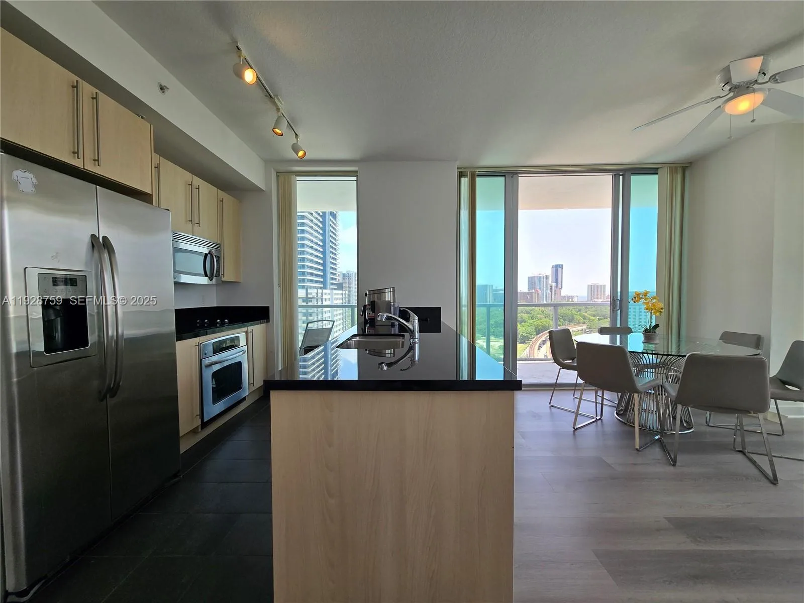 79 SW 12th St # 1701-S, Miami, FL 33130 photo 6