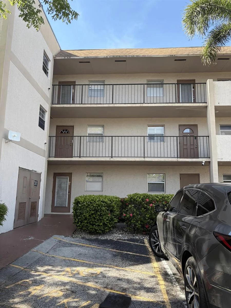 8311 Sands Point Boulevard # 106, Tamarac, FL 33321
