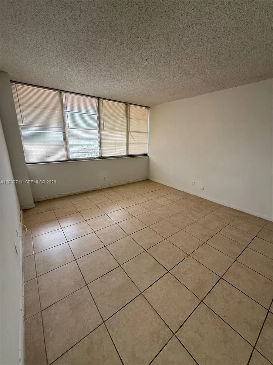 2025 NE 164th St # 812, North Miami Beach, FL 33162