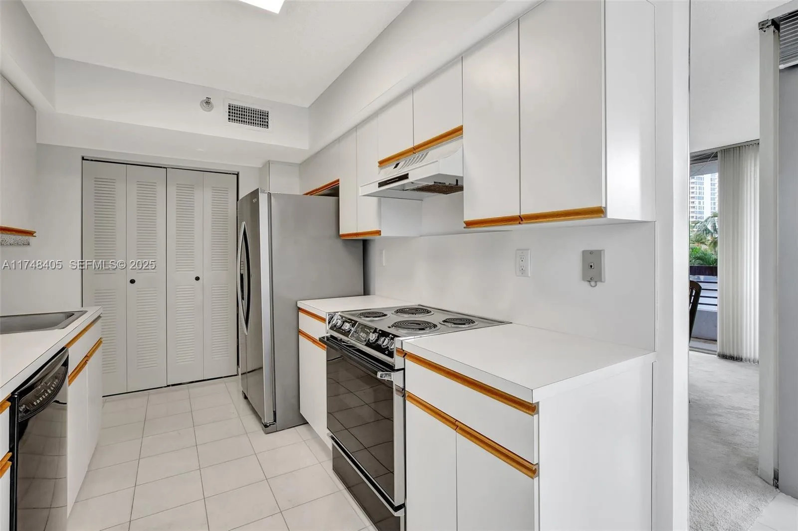19101 NE 36th Ct # 307, Aventura, FL 33180 photo 11