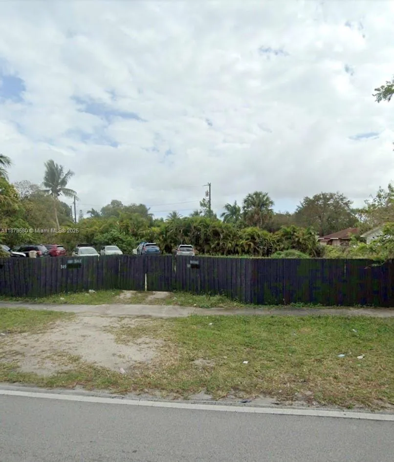 15505 N Miami Ave, Miami, FL 33169 photo 3