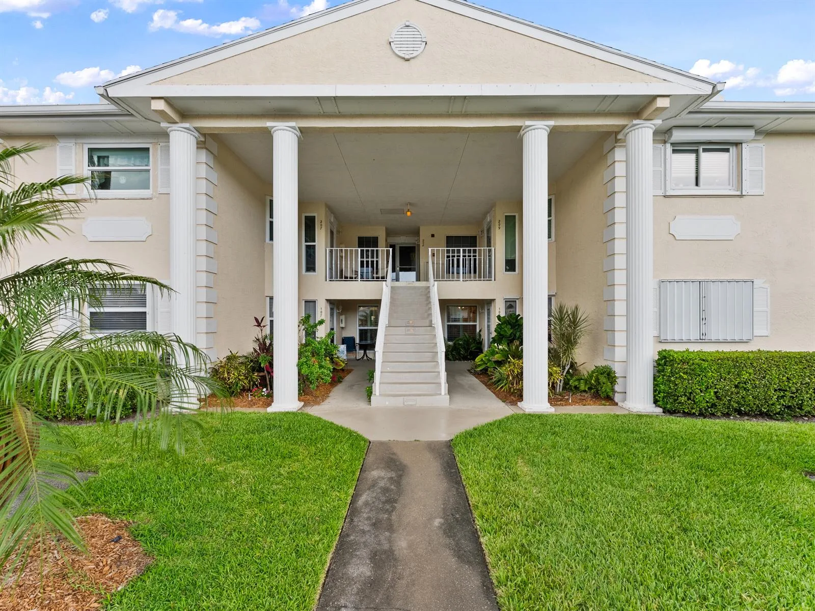 625 W Lake Jasmine Circle # 108, Vero Beach, FL 32962 photo 3