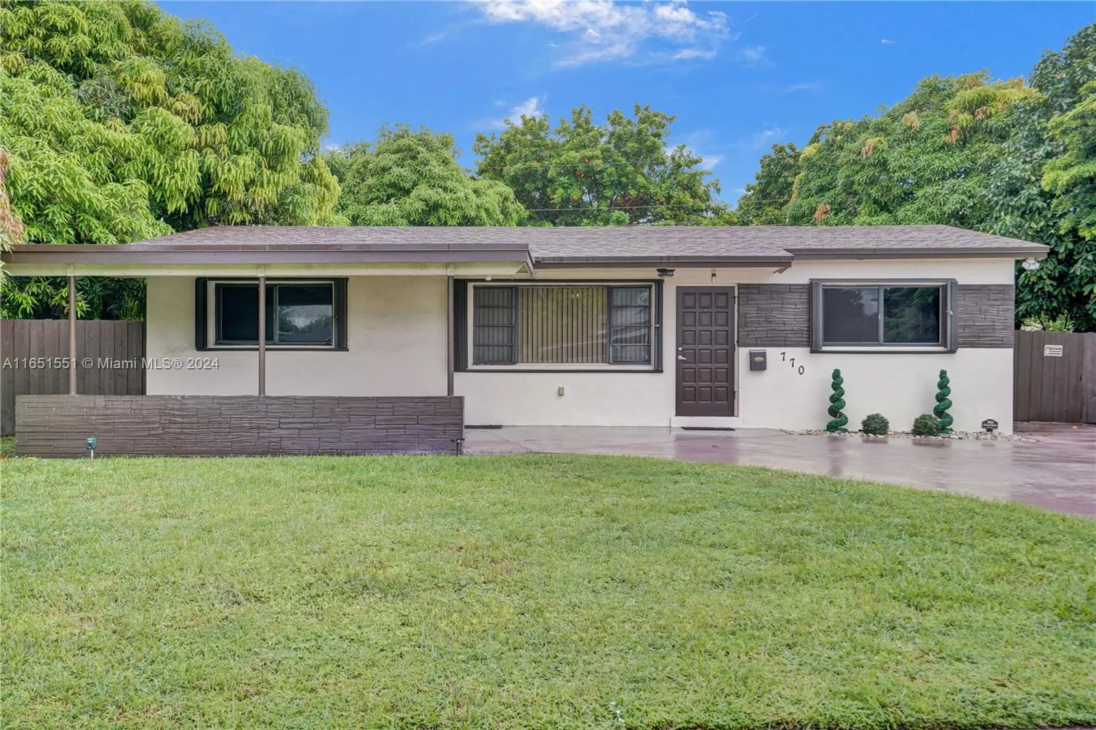 770 NW 175th Dr, Miami Gardens, FL 33169 photo 3