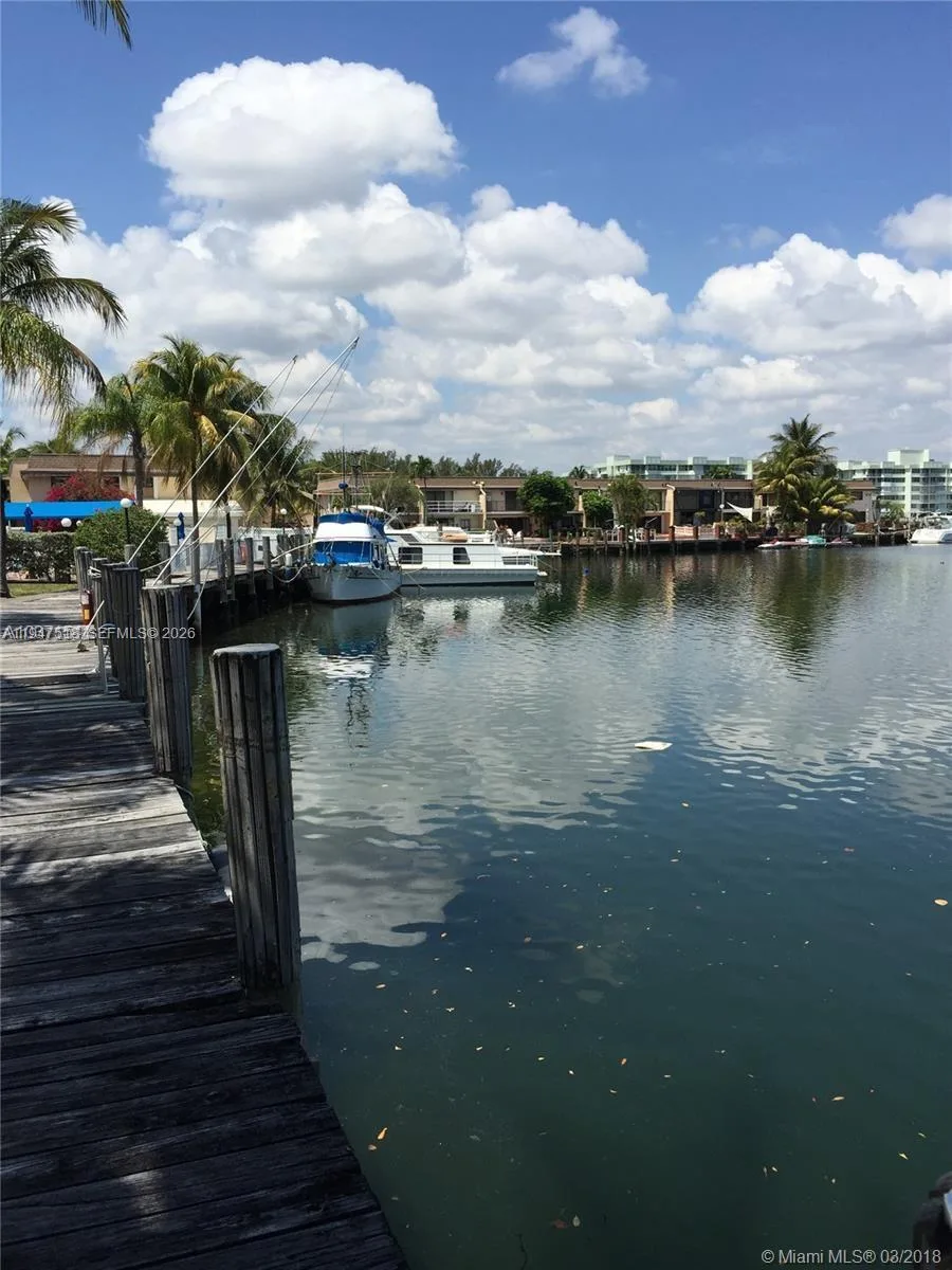 2821 N Miami Beach Blvd # 4M, North Miami Beach, FL 33160 photo 4