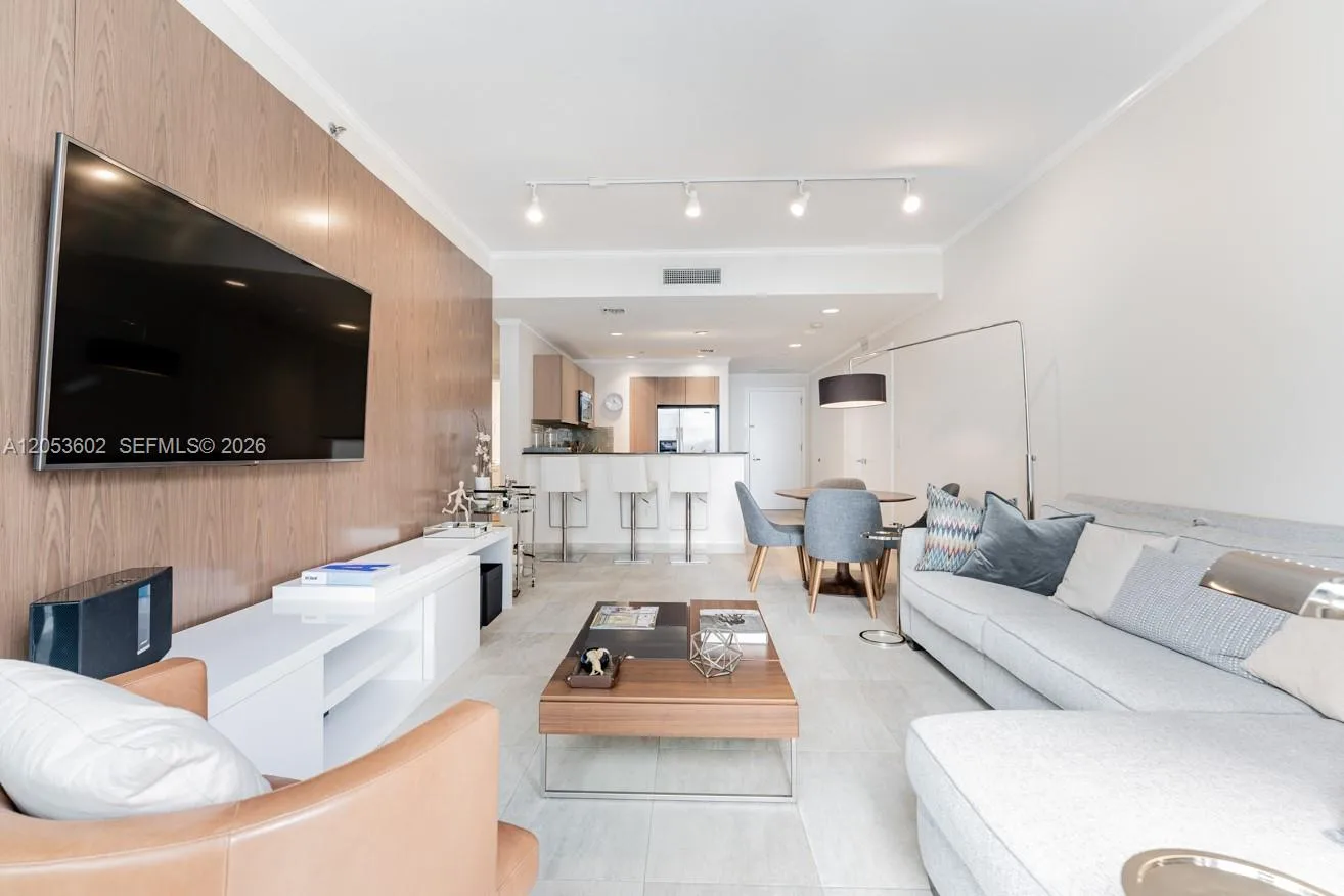 1060 Brickell Ave # 1507, Miami, FL 33131 photo 2