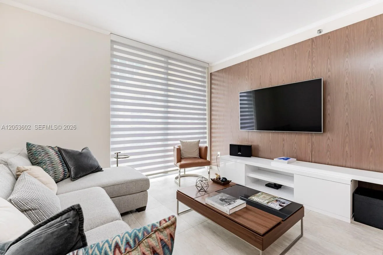 1060 Brickell Ave # 1507, Miami, FL 33131 photo 3