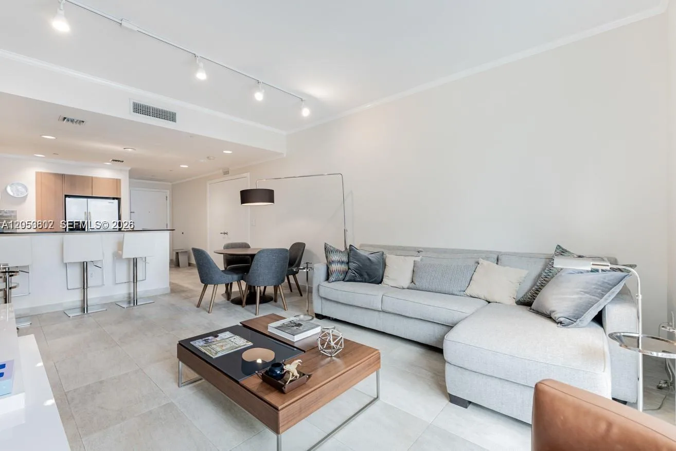 1060 Brickell Ave # 1507, Miami, FL 33131 photo 4