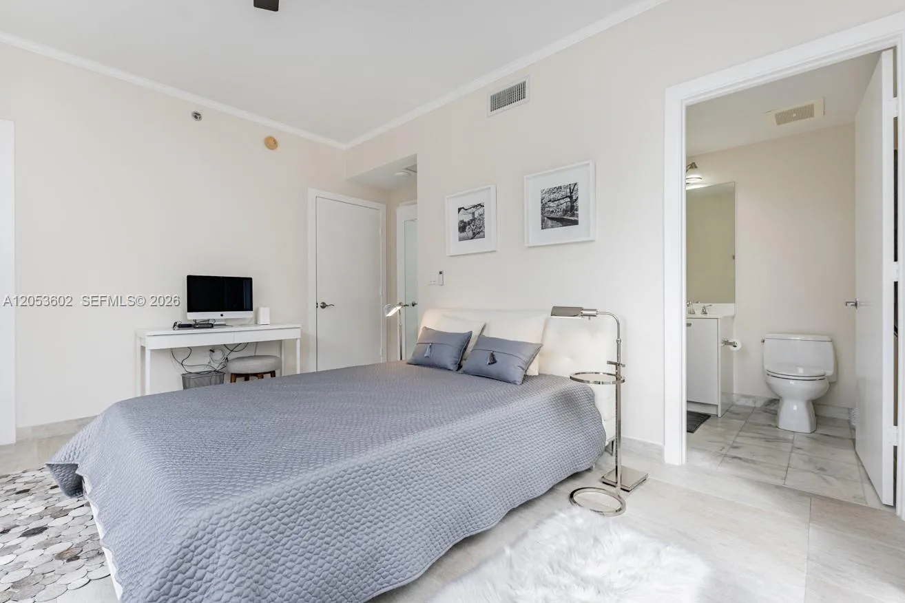 1060 Brickell Ave # 1507, Miami, FL 33131 photo 9