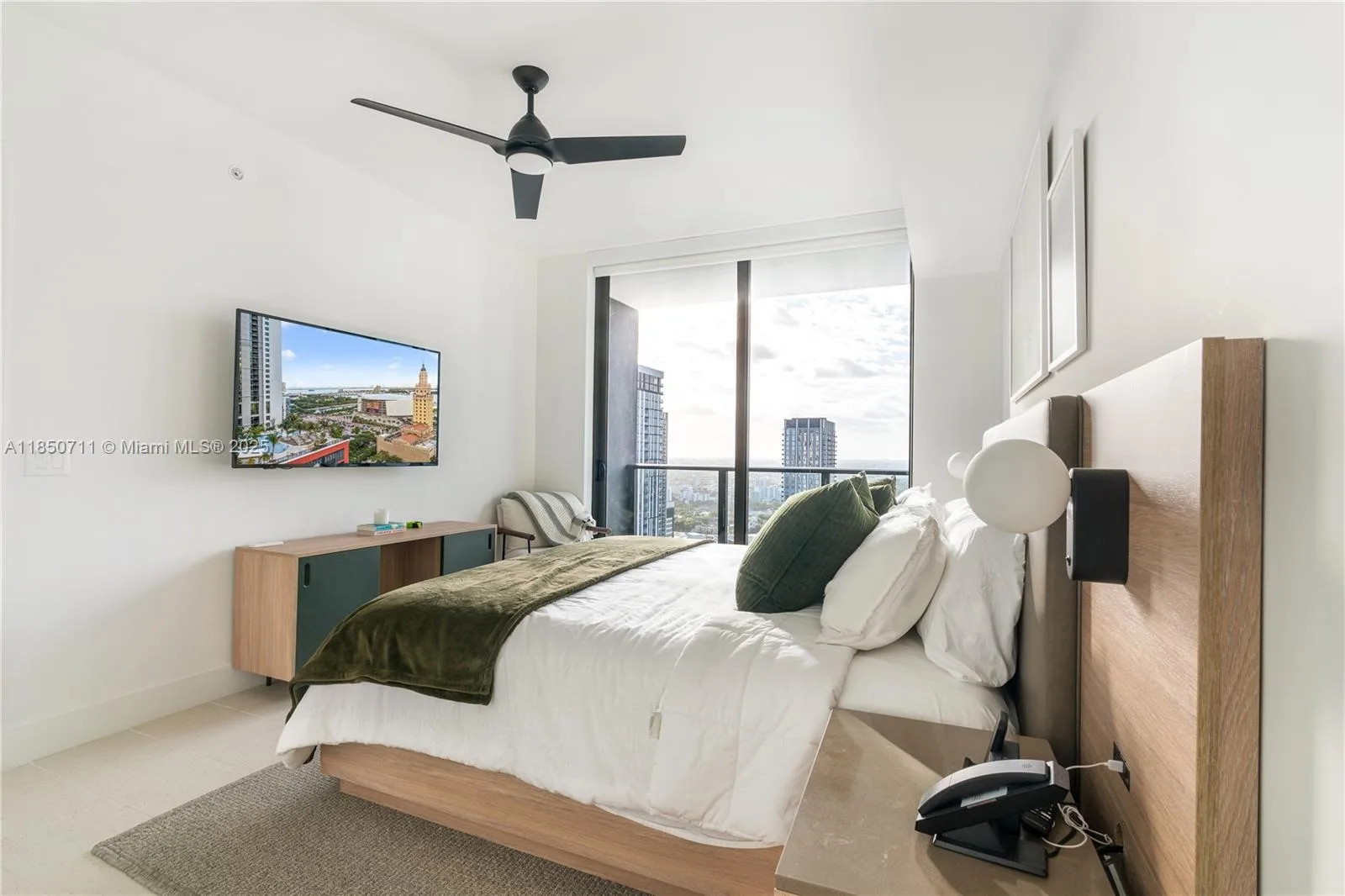 601 NE 1 AVE # 3604, Miami, FL 33132 photo 2