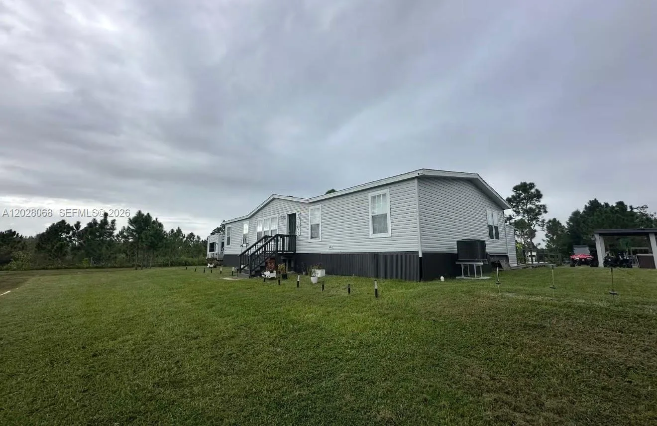 17663 NW 266TH ST, Okeechobee, FL 34972