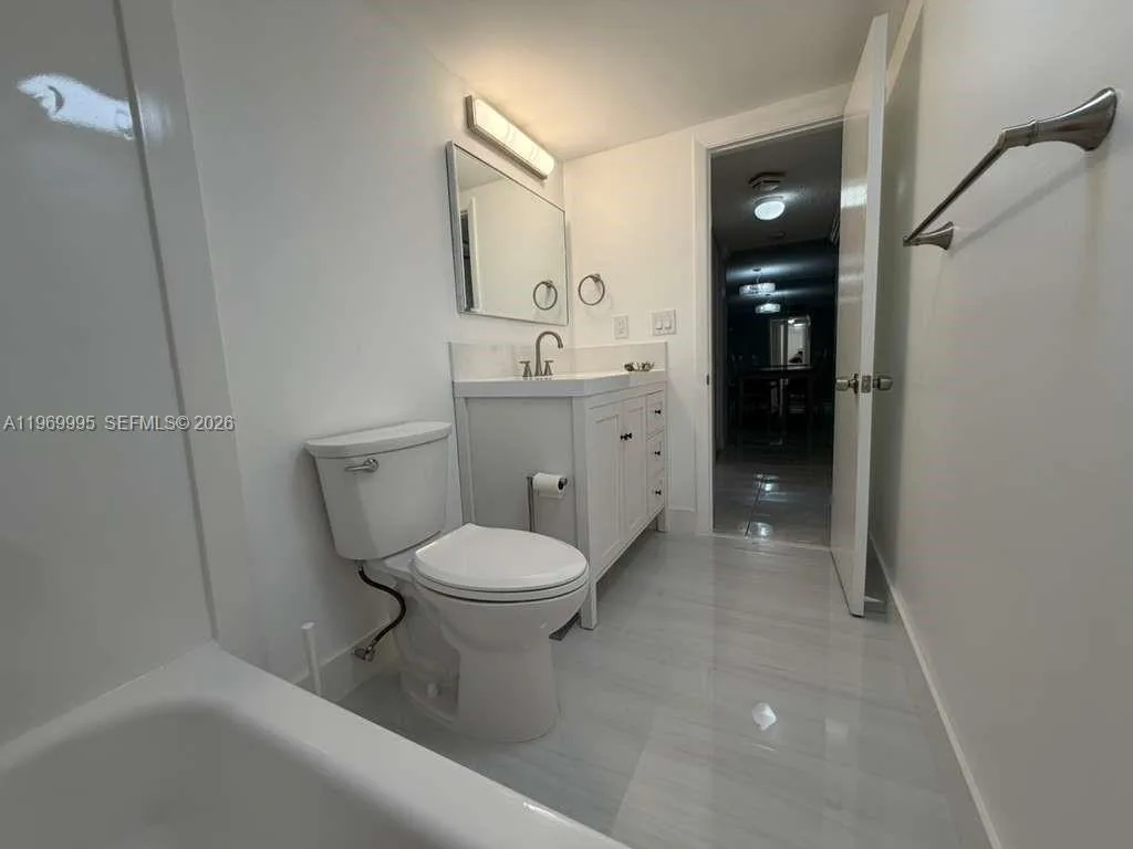 301 SE 3rd St # 109, Dania Beach, FL 33004
