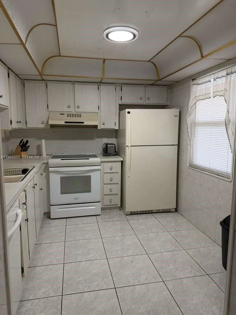 301 SE 3rd St # 109, Dania Beach, FL 33004 photo 10