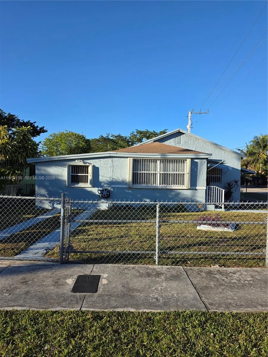 2401 NW 56th St, Miami, FL 33142