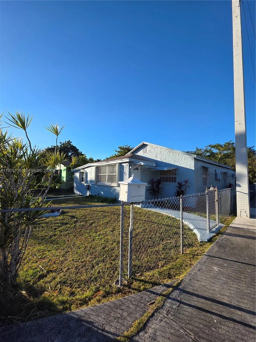 2401 NW 56th St, Miami, FL 33142 photo 2