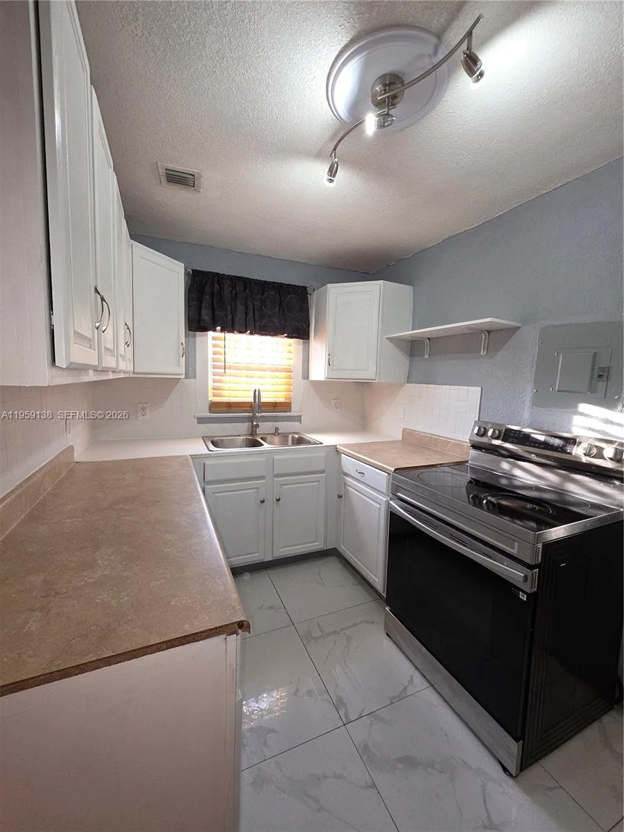 2401 NW 56th St, Miami, FL 33142 photo 9