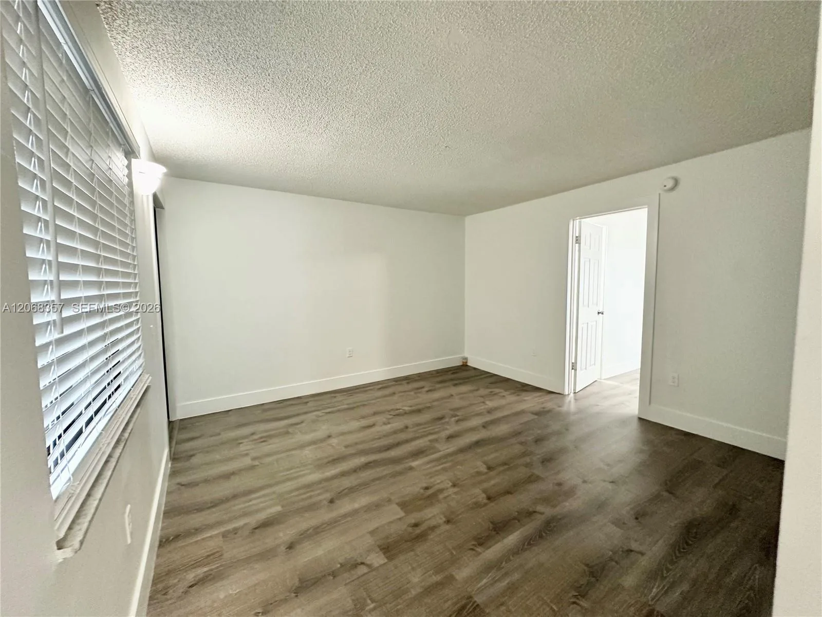 529 SW 4th St # 303, Miami, FL 33130 photo 3